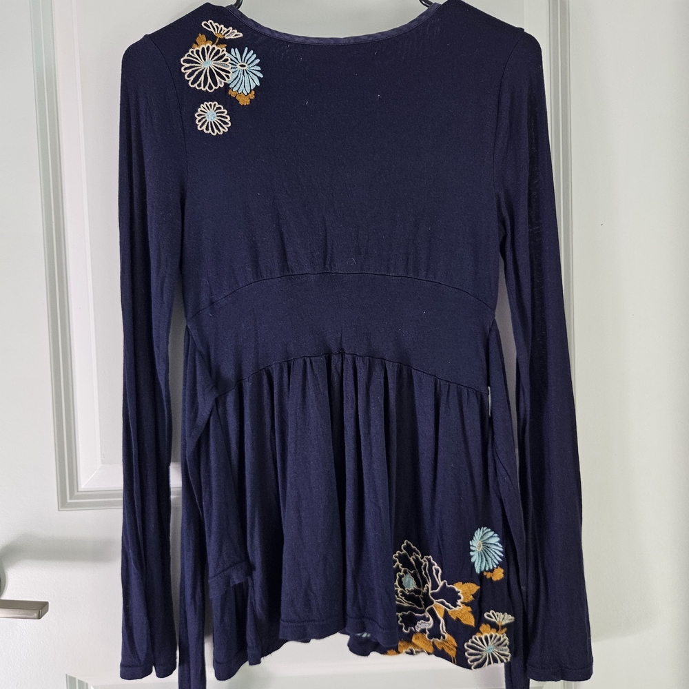 Anthropologie Y2K/Early 2000's Deletta floral embroidered wrap tie top in navy - Picture 2 of 5